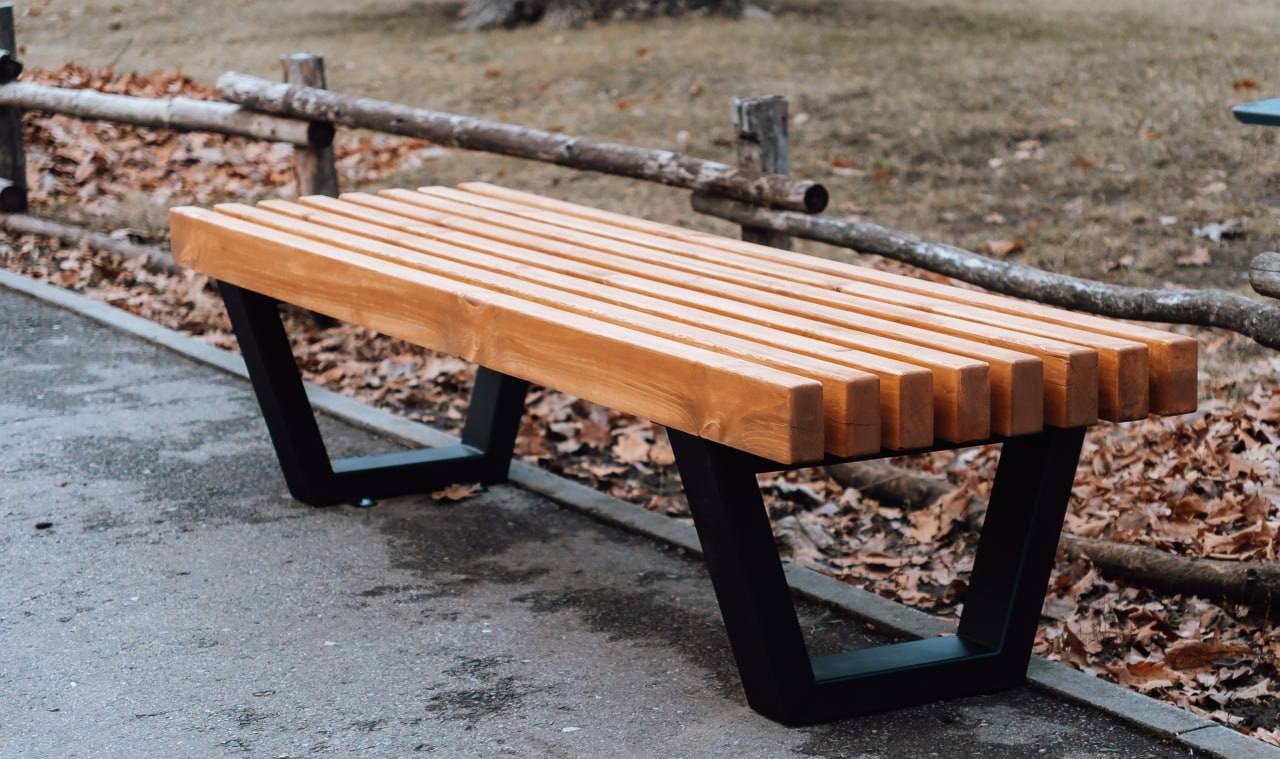 В саратовском горпарке до конца года установят 120 лавочек